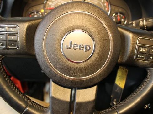 Used 2015 Jeep Wrangler Unlimited Sahara w/ Dual Top Group AWD/4WD image 16