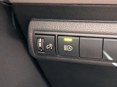 Used 2025 Toyota Corolla LE FWD image 10