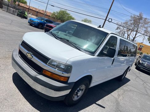 Used 2017 Chevrolet Express 3500 LT w/ LT Preferred Equipment Group RWD image 43