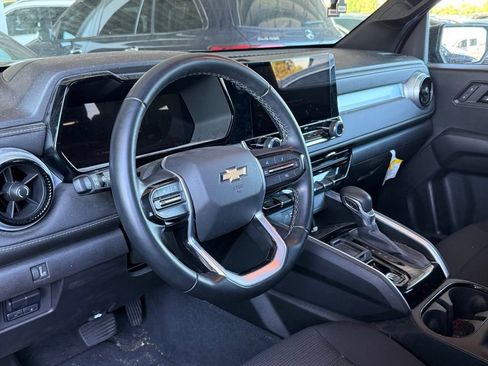 Used 2024 Chevrolet Colorado LT w/ LT Convenience Package image 2