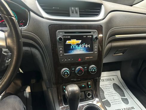 Used 2016 Chevrolet Traverse LT w/ Style and Technology Package FWD image 15