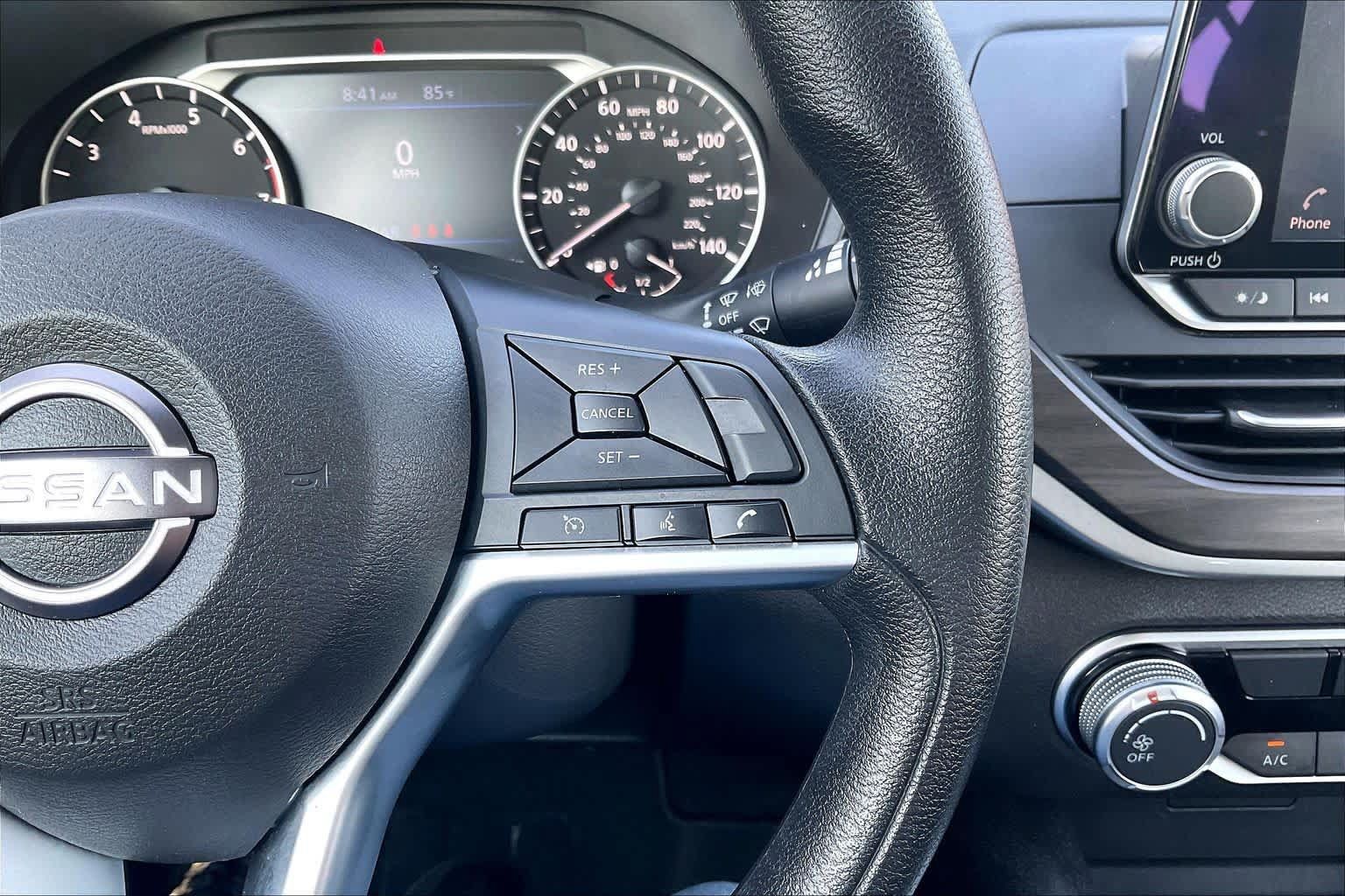 Used 2025 Nissan Altima 2.5 SV FWD image 24