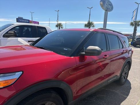 Used 2021 Ford Explorer XLT w/ Equipment Group 202A image 2