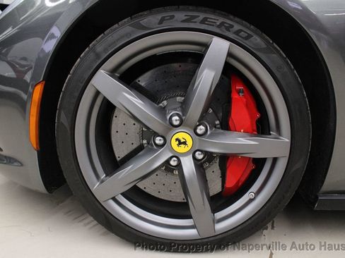 Used 2017 Ferrari GTC4Lusso AWD/4WD image 57
