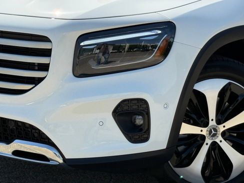 Used 2026 Mercedes-Benz GLB 250 image 3
