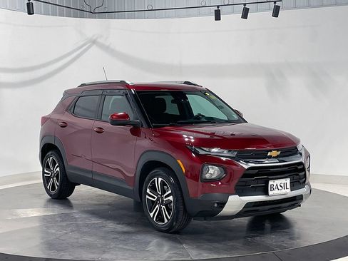 Used 2023 Chevrolet TrailBlazer LT FWD image 39