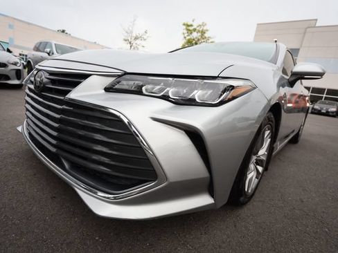 Used 2020 Toyota Avalon XLE w/ Moonroof Package FWD image 18