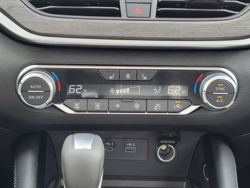 New 2025 Nissan Altima 2.5 SL image 16