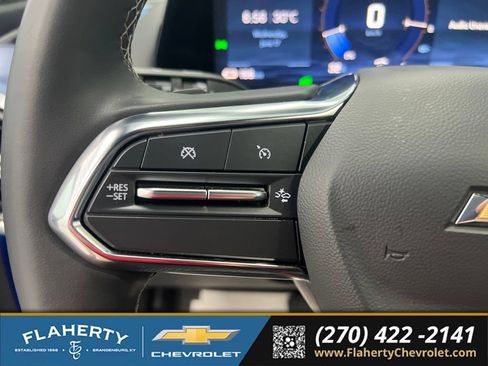 Used 2024 Chevrolet Equinox EV LT FWD image 23