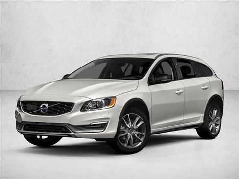 Used 2018 Volvo V60 T5 Cross Country Platinum image 1