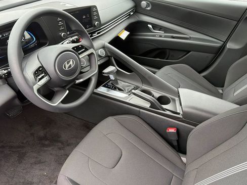 New 2026 Hyundai Elantra SE FWD image 8