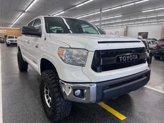 Used 2017 Toyota Tundra Limited w/ Limited Premium Package AWD/4WD image 4