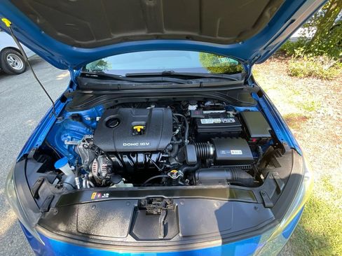 Used 2017 Hyundai Elantra Value Edition w/ Cargo Package FWD image 27