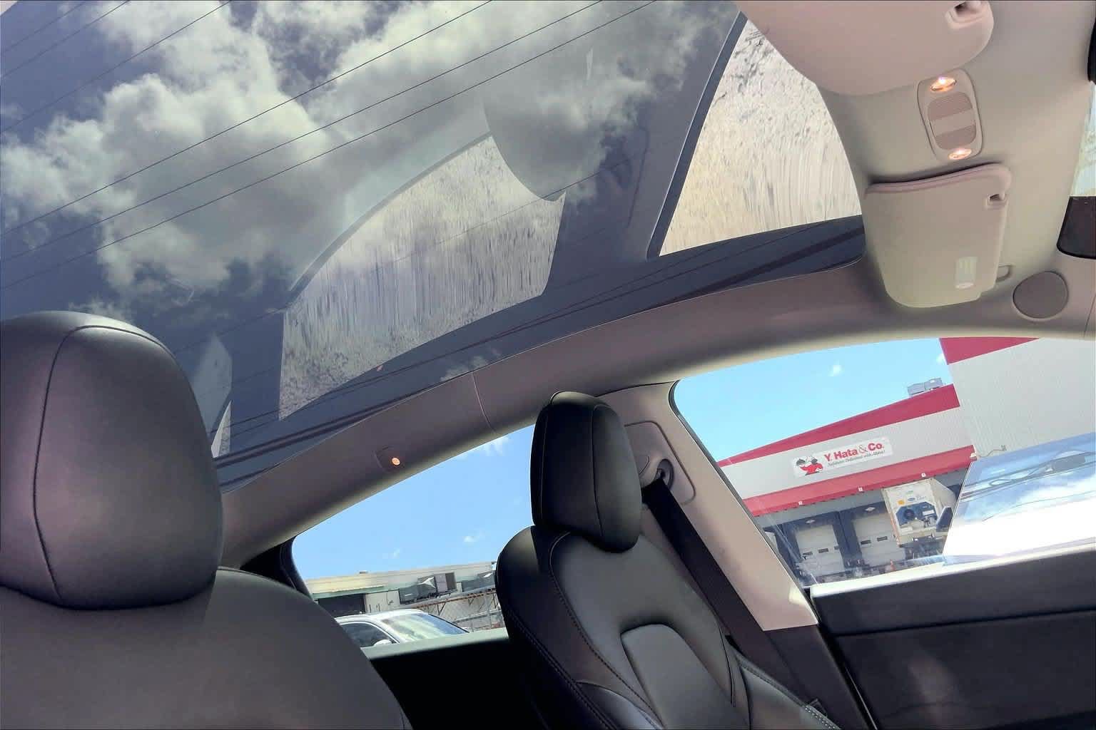 Used 2022 Tesla Model Y Performance AWD/4WD image 30