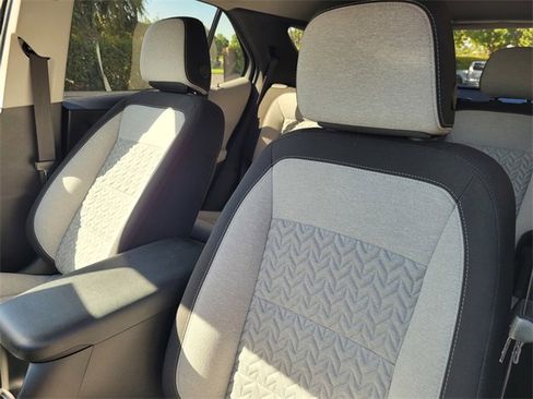 Used 2024 Chevrolet Equinox LT image 12