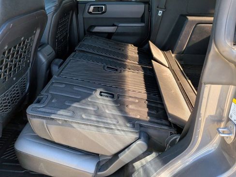 Used 2021 Ford Bronco Black Diamond w/ Sasquatch Package image 39