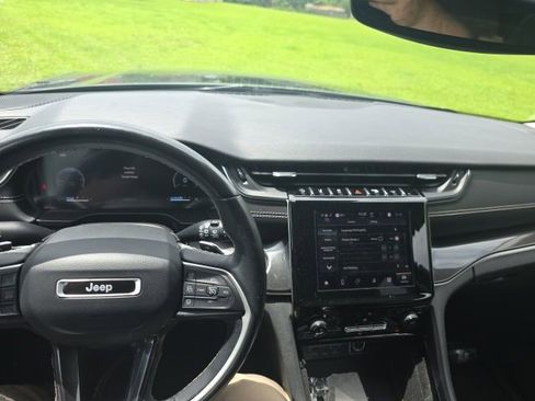 Used 2022 Jeep Grand Cherokee L Laredo w/ Luxury Tech Group I RWD image 18