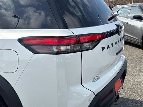 New 2025 Nissan Pathfinder Rock Creek image 12