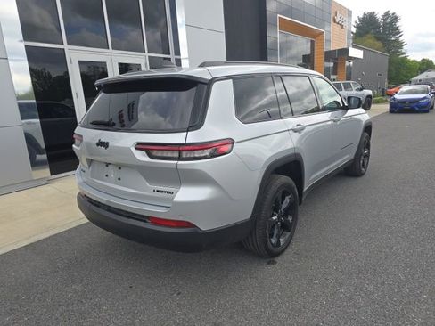Certified 2025 Jeep Grand Cherokee L Limited w/ Black Appearance Package image 6
