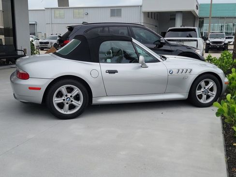 Used 2000 BMW Z3 2.5i RWD image 7