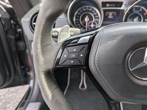 Used 2016 Mercedes-Benz SL 63 AMG image 19