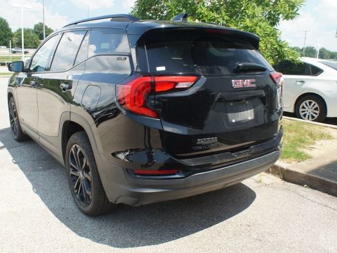 Used 2021 GMC Terrain SLE w/ Driver Convenience Package FWD image 3
