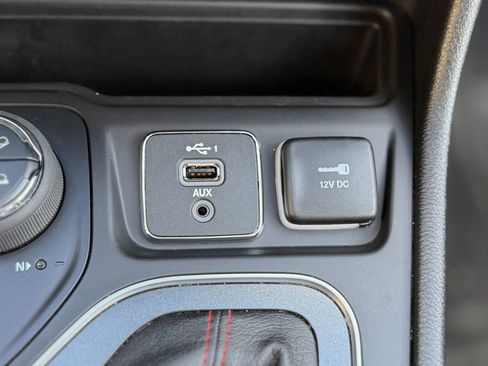 Used 2022 Jeep Cherokee Trailhawk w/ Trailer Tow Group image 11