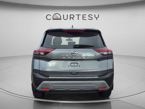 Used 2021 Nissan Rogue SV w/ Premium Package FWD image 6