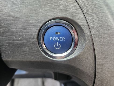 Used 2015 Toyota Prius Three w/ Solar Roof Package image 17