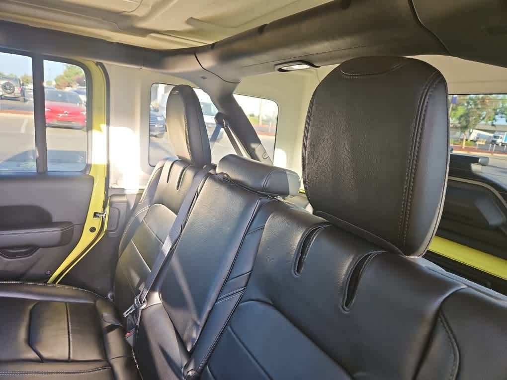 Used 2023 Jeep Wrangler Unlimited Sahara AWD/4WD image 12