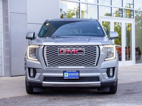 Used 2023 GMC Yukon Denali w/ Denali Reserve Package image 2