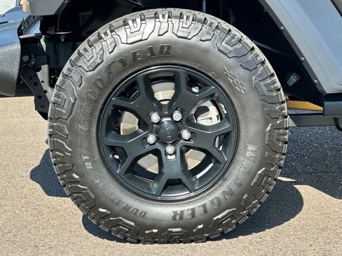 Used 2020 Jeep Wrangler Unlimited Sport AWD/4WD image 24