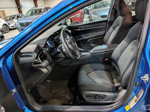 Used 2020 Toyota Camry LE FWD image 13