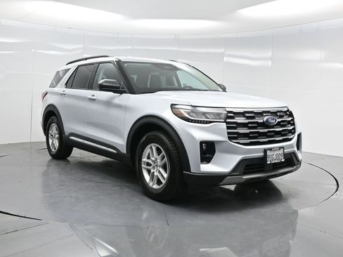 Used 2025 Ford Explorer Active w/ Active Comfort Package RWD image 43