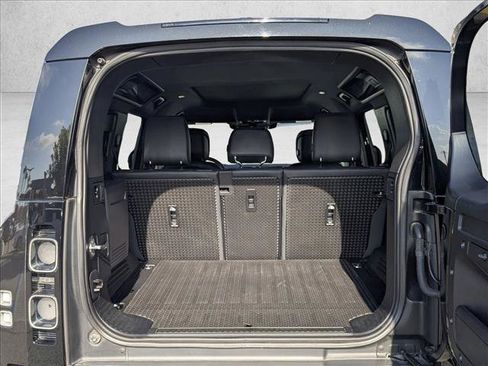 Used 2022 Land Rover Defender 110 V8 AWD/4WD image 6