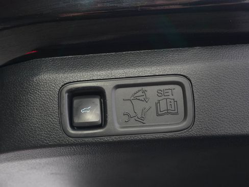 Used 2021 Ford Expedition Limited AWD/4WD image 12