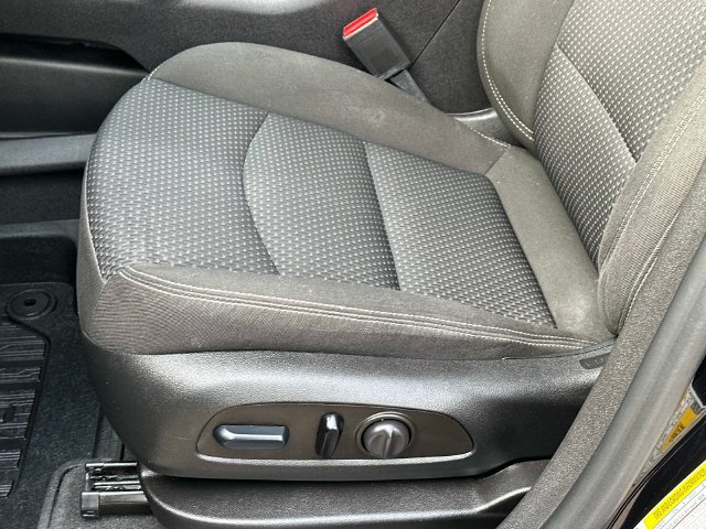 Used 2024 GMC Terrain SLE w/ Driver Convenience Package AWD/4WD image 16