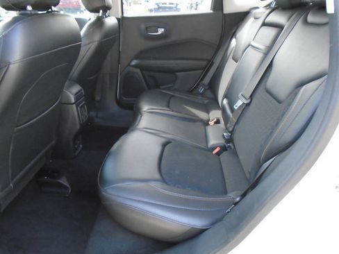 Used 2018 Jeep Compass Latitude w/ Popular Equipment Group FWD image 10