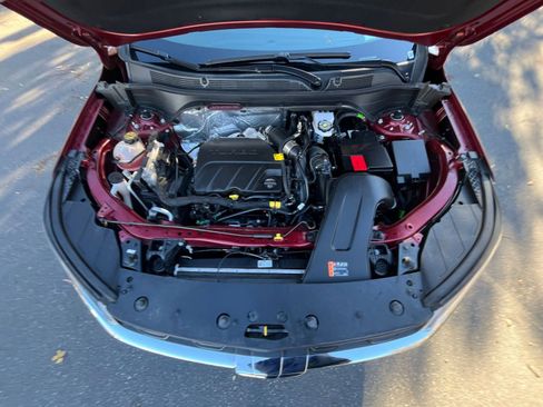 Used 2025 Chevrolet Trax LT image 30