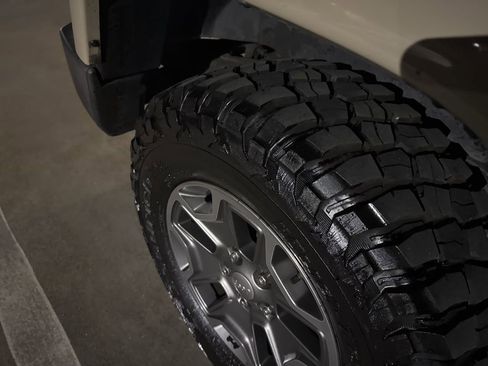 Used 2016 Jeep Wrangler Unlimited Rubicon w/ Dual Top Group image 4