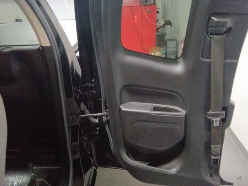 Used 2019 Chevrolet Colorado W/T image 17