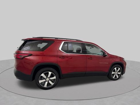 Used 2023 Chevrolet Traverse LT w/ LT Premium Package AWD/4WD image 5