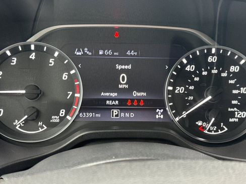 Used 2022 Nissan Titan SV w/ Accessory Utility Package image 26