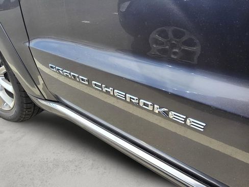 Used 2015 Jeep Grand Cherokee Summit AWD/4WD image 18