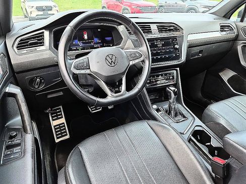 Used 2023 Volkswagen Tiguan SE R-Line FWD image 30