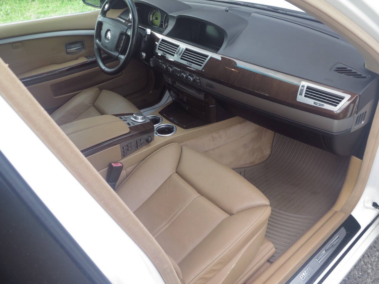 Used 2007 BMW 750Li RWD image 19