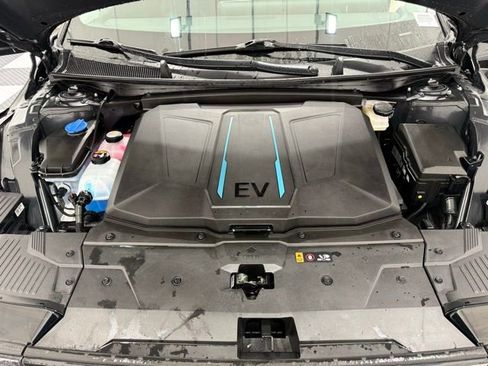 Used 2024 Hyundai Ioniq 5 SE image 8