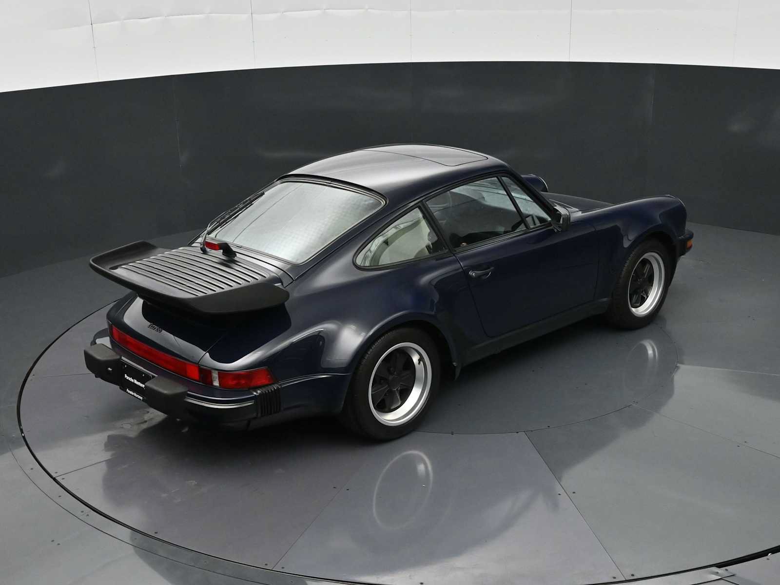 Used 1987 Porsche 911 Carrera RWD image 32