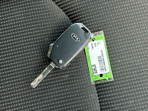 Used 2019 Kia Forte LXS FWD image 33
