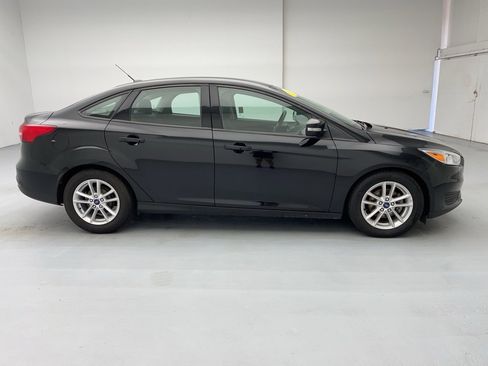 Used 2017 Ford Focus SE image 12